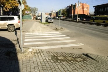 Пешеходный переход с нарушением устройства тактильной плитки