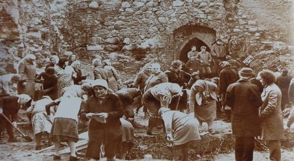 Юдиттен-кирху – Свято-Никольский собор восстанавливали из руин всем миром. Фото из юбилейного издания «Восстаньте!...»