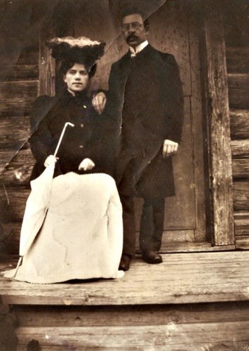 Леонид Александрович Рюне с супругой Аделью Мартыновной Рюне (урождённой Тамби). Примерно 1906–1916 гг.