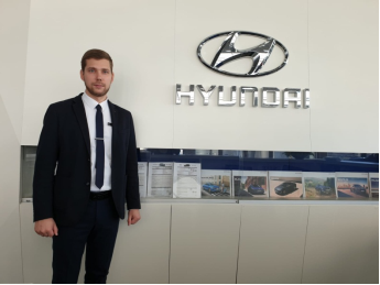 Представитель компании «Hyundai» в сфере продажи новых автомобилей (г. Тамбов) Дмитрий Гацура