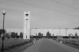 https://upload.wikimedia.org/wikipedia/commons/0/07/2-nd_crematorium_of_Moscow.jpg
