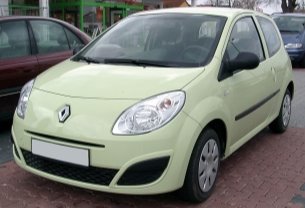https://upload.wikimedia.org/wikipedia/commons/thumb/a/a3/Renault_Twingo_front_20080402.jpg/800px-Renault_Twingo_front_20080402.jpg