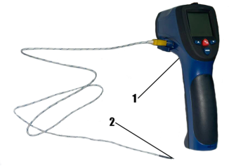 Прибор для измерения температур: 1 — пирометр высокотемпературный с инфракрасным датчиком; 2 — щуп ТХА