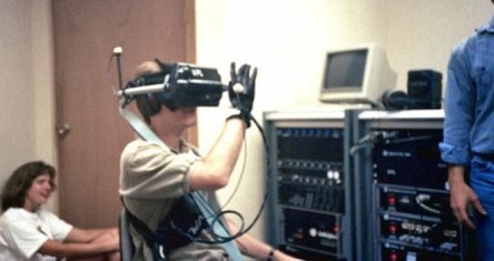 VPL Research разработала целый ряд VR-оборудования