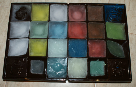 Пример лотка с «разноцветным льдом»