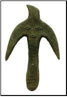 Орнитоморфный подвесной идол с личиной на груди, первая половина I-го тысячелетия н. э.