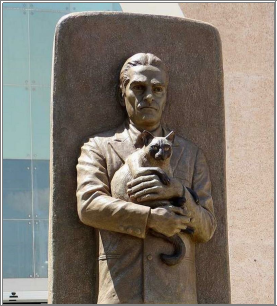 Памятник Ю. Кнорозову в Мексике