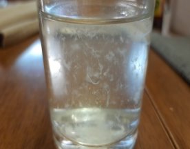 Растворение биопластика из каррагинана в воде